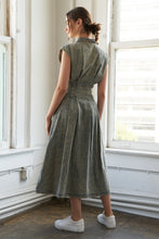 Load image into Gallery viewer, SUNSHINE SQUEEZE DENIM MIDI DRESS