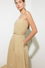 Load image into Gallery viewer, TAKING COMPLIMENTS WOVEN MIDI DRESS