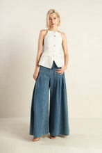 Load image into Gallery viewer, LEAD THE WAY WOVEN SEERSUCKER TOP