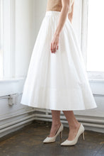 Load image into Gallery viewer, HOLDING ON TIGHT POPLIN MIDI SKIRT