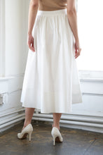 Load image into Gallery viewer, HOLDING ON TIGHT POPLIN MIDI SKIRT