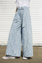 Load image into Gallery viewer, UNFOLDING CHAPTER DENIM PANTS