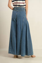 Load image into Gallery viewer, EFFORTLESS EDGE DENIM PANTS