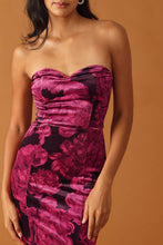 Load image into Gallery viewer, FALLING INTO PLACE VELVET MAXI DRESS