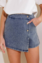 Load image into Gallery viewer, DISTANT SUN DENIM SKORT