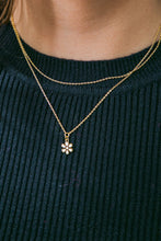 Load image into Gallery viewer, HEY HARPER DAISY NECKLACE