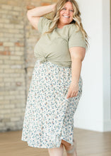 Load image into Gallery viewer, Essential Crew Basic Tee Sprig Green