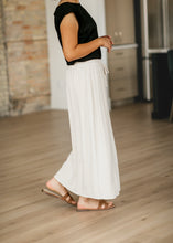 Load image into Gallery viewer, Essential Linen Elastic Waist Maxi Skirt
