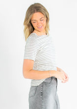 Load image into Gallery viewer, Essential Linen Short Sleeve Tee