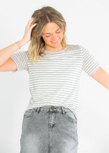 Load image into Gallery viewer, Essential Linen Short Sleeve Tee