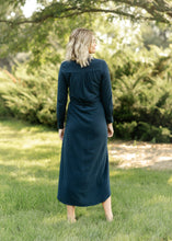 Load image into Gallery viewer, Essential Linen Shirt Dress