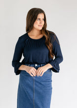 Load image into Gallery viewer, Essential Ruffled 3/4 Sleeve Top