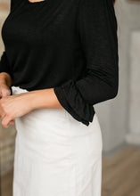 Load image into Gallery viewer, Essential Ruffled 3/4 Sleeve Top