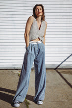 Load image into Gallery viewer, PRETTY ON POINT KNIT VEST