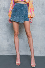 Load image into Gallery viewer, MOMENT MAKER ACID WASH SKORT