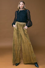 Load image into Gallery viewer, SWEETLY CAPTIVTING WOVEN TOP