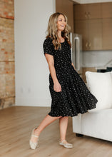 Load image into Gallery viewer, Jenna Floral Knit Short Sleeve Tiered Midi Dress