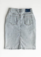 Load image into Gallery viewer, Maelia Distressed Denim Midi Skirt