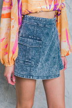 Load image into Gallery viewer, MOMENT MAKER ACID WASH SKORT