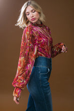 Load image into Gallery viewer, CRUSHING ON YOU WOVEN TOP