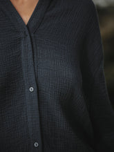 Load image into Gallery viewer, Echo Maxi Shirt - Black
