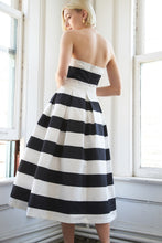 Load image into Gallery viewer, FREE AND EASY WOVEN MIDI DRESS
