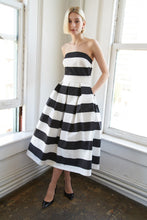 Load image into Gallery viewer, FREE AND EASY WOVEN MIDI DRESS
