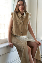 Load image into Gallery viewer, BETWEEN THE PAGES WOVEN TWILL VEST
