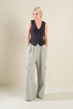 Load image into Gallery viewer, CAUGHT YOUR EYE WOVEN VEST
