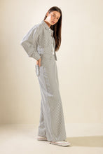 Load image into Gallery viewer, HONESTLY LOVE YOU TWILL CROP JACKET
