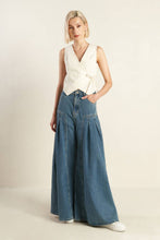 Load image into Gallery viewer, WATCHING THE WIND WOVEN VEST
