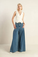Load image into Gallery viewer, WATCHING THE WIND WOVEN VEST
