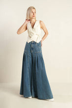Load image into Gallery viewer, WATCHING THE WIND WOVEN VEST
