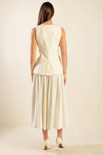 Load image into Gallery viewer, FLEETING FAUNA WOVEN VEST
