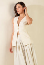 Load image into Gallery viewer, FLEETING FAUNA WOVEN VEST
