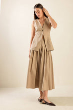 Load image into Gallery viewer, FLEETING FAUNA WOVEN VEST
