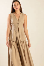 Load image into Gallery viewer, FLEETING FAUNA WOVEN VEST
