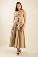 Load image into Gallery viewer, FLEETING FAUNA WOVEN VEST

