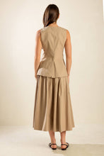 Load image into Gallery viewer, FLEETING FAUNA WOVEN VEST
