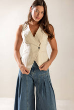 Load image into Gallery viewer, UNDENIABLE GROWTH WOVEN VEST
