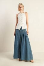 Load image into Gallery viewer, LEAD THE WAY WOVEN SEERSUCKER TOP
