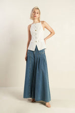 Load image into Gallery viewer, LEAD THE WAY WOVEN SEERSUCKER TOP
