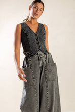 Load image into Gallery viewer, EXPLORING THE CITY DENIM VEST
