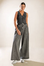 Load image into Gallery viewer, EXPLORING THE CITY DENIM VEST
