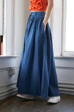 Load image into Gallery viewer, NEVER HOLDING BACK DENIM MIDI SKIRT
