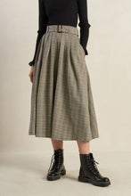 Load image into Gallery viewer, MOODY ALLURE WOVEN MIDI SKIRT

