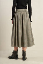 Load image into Gallery viewer, MOODY ALLURE WOVEN MIDI SKIRT
