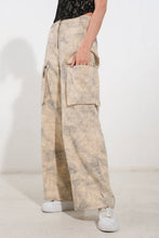 Load image into Gallery viewer, IN THE SPOTLIGHT WOVEN PANTS
