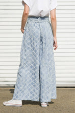 Load image into Gallery viewer, UNFOLDING CHAPTER DENIM PANTS
