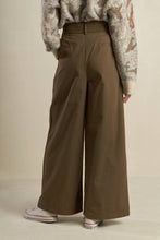 Load image into Gallery viewer, ELEGANCE UNVEILED WOVEN PANTS
